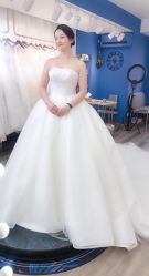 -莫小姐婚纱