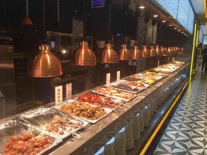 禾斗海鲜自助(市南银座店)-"工作日中午去的,办会员卡200元一年,每.