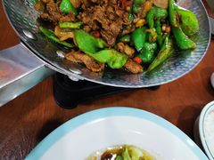 湖南辣椒炒肉-湖南人家湘菜馆(镇江路店)