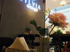 -POKEE VIA&Brunch·维娅(重庆来福士店)
