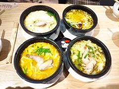 -花馬肆.云南过桥米线(汉神购物广场现场熬汤店)