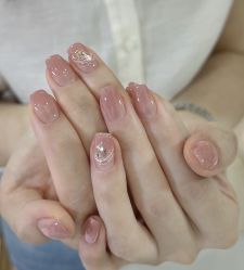 -悦指间美甲美睫