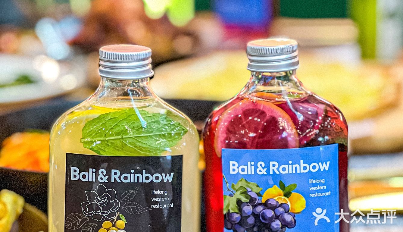 四楼这家设计感满满的西餐厅也太扎眼了