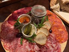 -恰餐厅及酒吧 CHAR Bar & Grill (北京丽都皇冠假日店)