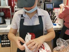 -85度C(生甜甜圈研究工坊·上海平凉店)
