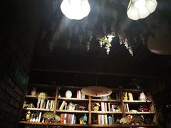 -春天里·老街坊餐厅(港隆广场店)