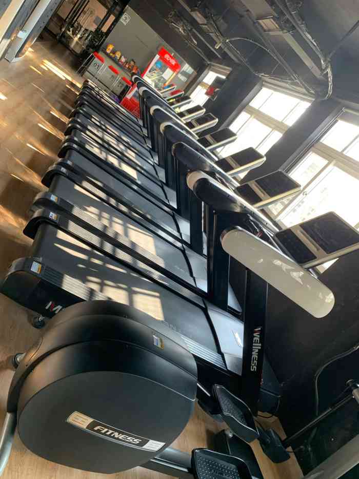 撕裂者健身(世纪东方店)-"-是一个不错的健身房 位于福明路地铁口靠.