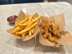 -必胜客(尹山湖歌林公园店)