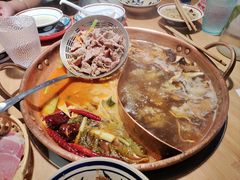 -洱火云南酸菜牛肉火锅(石景山当代商城店)