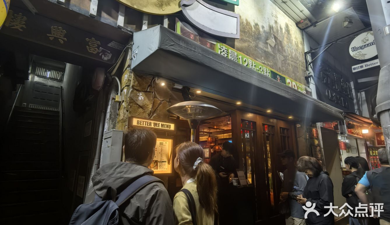 两人吃，点了一份店员推荐的1️⃣大虾银鳕鱼配意粉