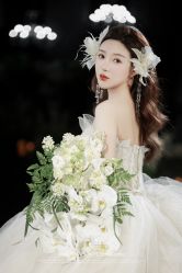 -Lady  Jane高端婚纱礼服馆