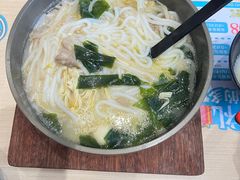 -灵芝妹子海鲜米线(劳动公园店)