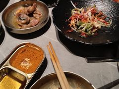 -草家酱蟹炭火烤肉店(珲春南路一店)