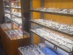 -优医视平价眼镜蔡司依视路折扣工厂店(十里堡店)