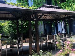 -河畔春天时尚餐厅