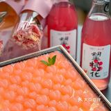 套餐还有一瓶好望水 放入桃花满满的手拎包装