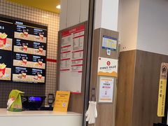 -麦当劳(深圳北站B2检票口楼上)