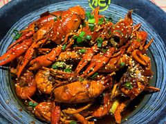 -肥肥虾庄·金牌油焖大虾(汉街SKP店)