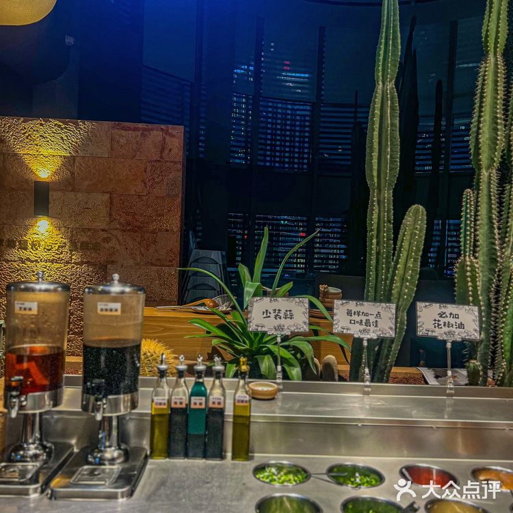 在深圳，首家野生菌石锅土鸡，一口鲜掉牙❗️