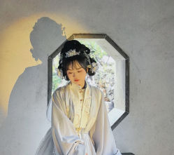 -一揽芳华汉服旗袍体验馆(拙政园店)