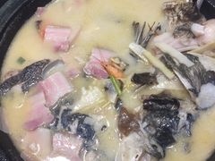 七宝特级鱼头汤-阿婆农家菜(车墩店)