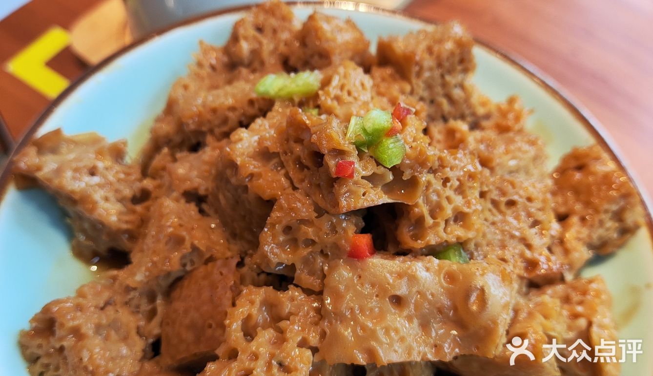 打卡郑州必吃炝锅烩面[爱吃]
