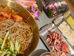 -围炉肉舍•炭烤活鳗•丹东海鲜烤肉(步行街店)