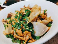 -聚鑫朋酸菜肥肠(文艺路口店)
