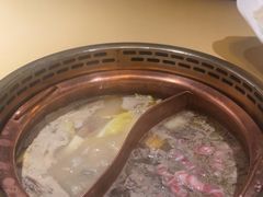 -余欢领鲜火锅(新街口店)