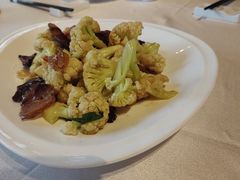 农家腊肉炒菜花-品泉餐厅·大盆鱼·走地鸡