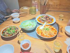 -大众跷脚牛肉馆·非遗传承单位(峨眉山店)