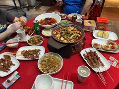 -龙巢盱眙龙虾·牛蛙·烧烤宵夜(八卦岭店)