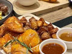-Common Table · Brunch & Coffee