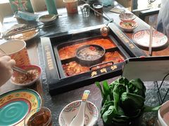 -老牌坊云南鱼豆花火锅(哈西万达店)