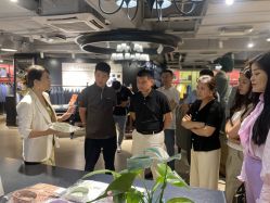 -BRANS PORO布朗斯伯勒西装高级定制·瑞璞西装(金陵店)