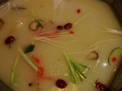 -佬土鹅肠火锅(解放路店)