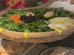 -尚尚仙·酸汤猪手·猪肚鸡火锅(华联万柳购物中心店)