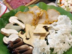 -钢管厂五区小郡肝串串香火锅(梅川路店)