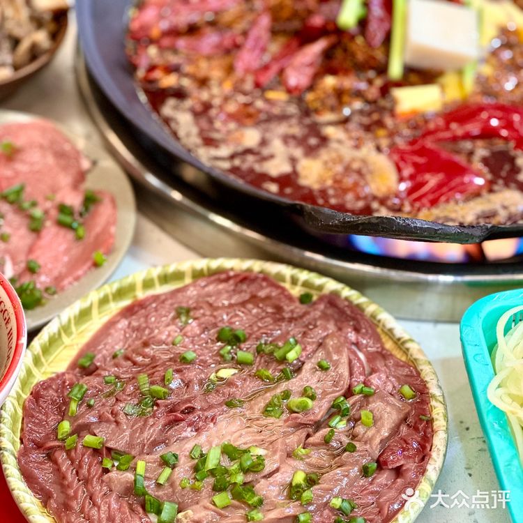 东郊记忆火了五年的老火锅,全是手工菜!