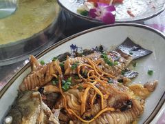 顺德蒸无骨鲫鱼-龙桥私厨·姜花菊花过桥鱼·顺德菜(容桂店)