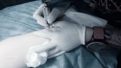 -越域刺青