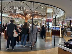 -乐蓬马歇百货公司(Rive Gauche)