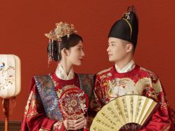 -雪中彩影婚纱摄影·微光艺术中心