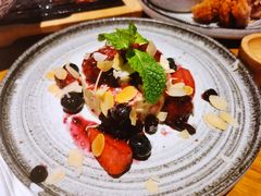 红果酸奶冰淇淋-THE CUT Rooftop顶楼牛排餐吧(环贸iapm店)