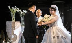 -欣薇婚纱(新源乐汇城店)