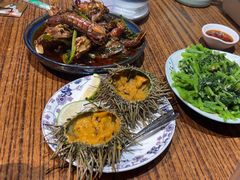 -蚝堡海鲜·威海菜·海肠捞饭·烧烤·亚洲吃蚝公司(幸福门店)