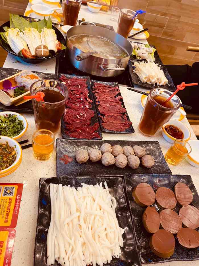 宝牛鲜活牛肉火锅(东城十三碗店)