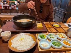 -银米·云南传统过桥米线(双廊黑金冠店)