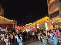 -巴陵广场
