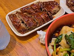 -爆炸头阿姨小四川正宗川味小吃(无任何分店)